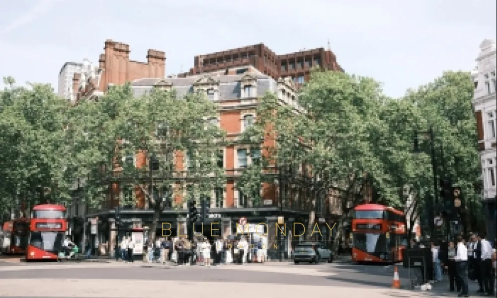 London streets in the summer